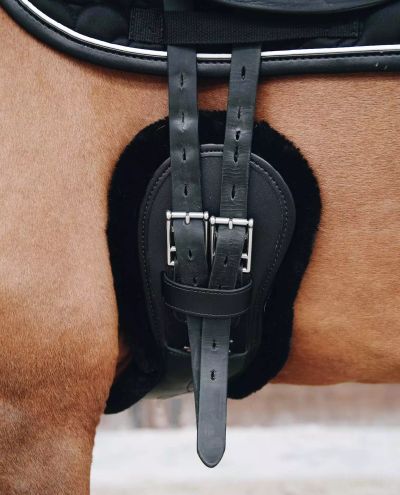 Anatomic Sheepskin Short Girth (Black)